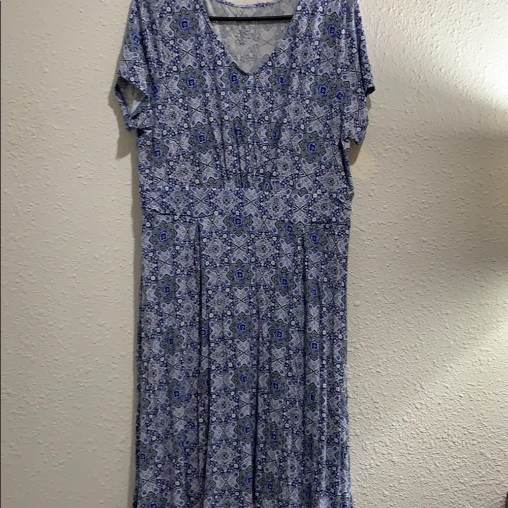 A very soft women’s dress. Size 2X